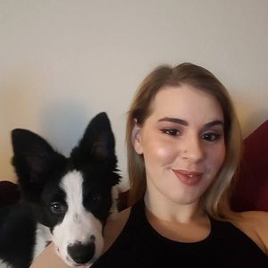 Meet your Posher, Caitlin